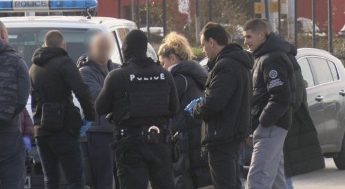 Списъци с 200 имена, наркотици и фалшива книжка: трима арестувани при спецакция във Велико Търново