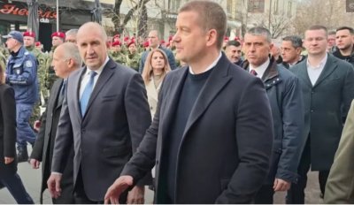 Румен Радев: Предсрочният парламентарен вот ни изправя пред избор - прогресивна България или олигархия