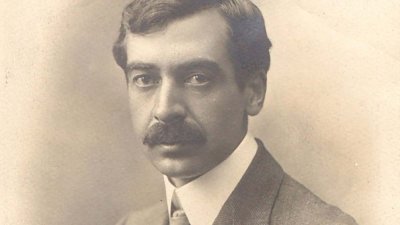 Елена препълни галерията за Яворов: Георги Тошев представи &bdquo;Подир сенките на думите&ldquo;