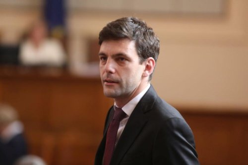 Никола Минчев събира търновци: разговор за европейския път и конкурс за есе с награда &ndash; посещение в ЕП