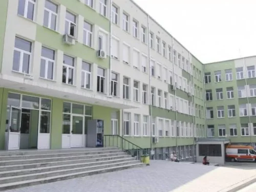 Болницата в Павликени на ръба: дълг за ток, непълни заплати и отделение без невролог