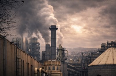 Екоинспекцията готви нов акт срещу &bdquo;Кроношпан&ldquo; след сигнали за миризми във Велико Търново