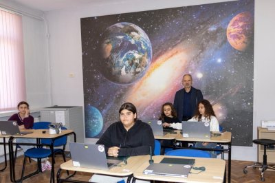 STEM център за 185 878 евро в Стражица: учениците вече ще програмират роботи и ще печатат 3D модели