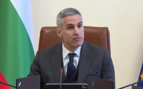 Гюров: Пари прашасват в ББР, докато държавата плаща лихви