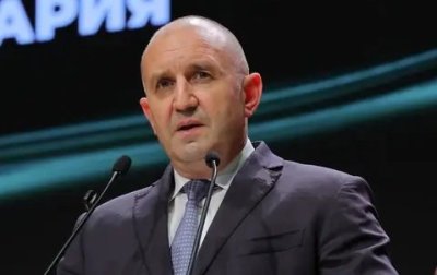 Радев на терен: Срещи с граждани в три ключови града