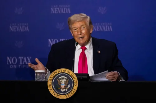 Тръмп: Трябваше да ударим Иран, за да спрем ядрената му програма