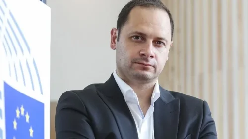 Петър Витанов поема най-голямата група в парламента: &bdquo;Прогресивна България&ldquo; избра шеф на ПГ