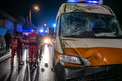 Заплахи срещу медици и ударена линейка след смърт в Павликени