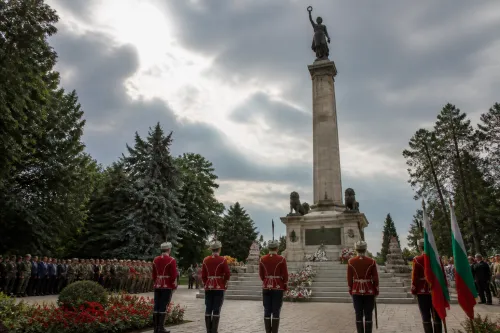 Свищов отбелязва Съединението с церемония на Паметника на свободата