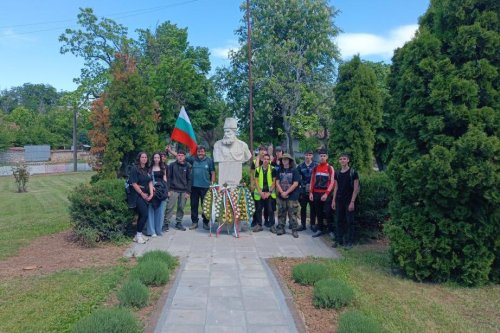 Ученици от Гимназията по туризъм извървяха целия маршрут на четата на Бачо Киро и Поп Харитон