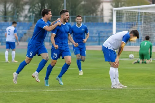 Академик Свищов разби Спартак Плевен 2 с 4:0