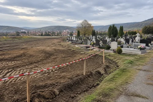 Сухиндол разширява гробищния парк с деактувана земя