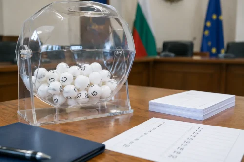 ЦИК тегли жребий за номерата в бюлетината на 23 септември