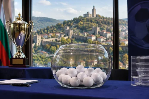 Жребият за Купата е на 29 октомври: 16 отбора в една урна