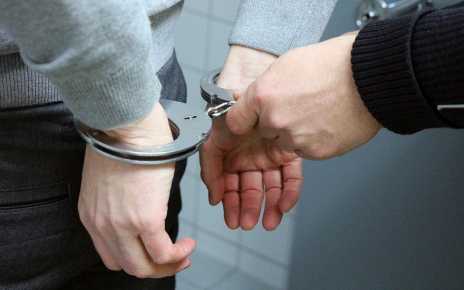 Грабеж във вход на блок във Велико Търново: полицията хвана заподозрян за часове