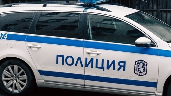 88-годишен без книжка засечен зад волана на кола с прекратена регистрация