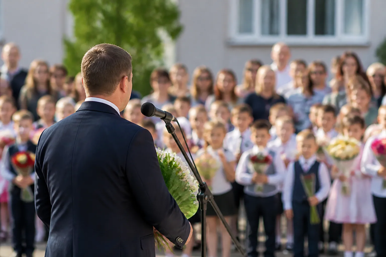 Кметът Пламен Чернев поздрави Сухиндол за 15 септември