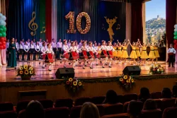 120 деца напълниха сцената в Патреш за юбилейния фестивал